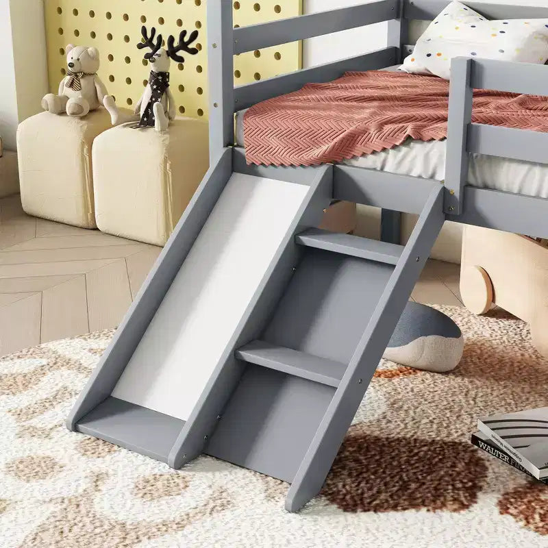 Letto a soppalco singolo grigio con scivolo e scaletta, con struttura a casetta, 1 bambino